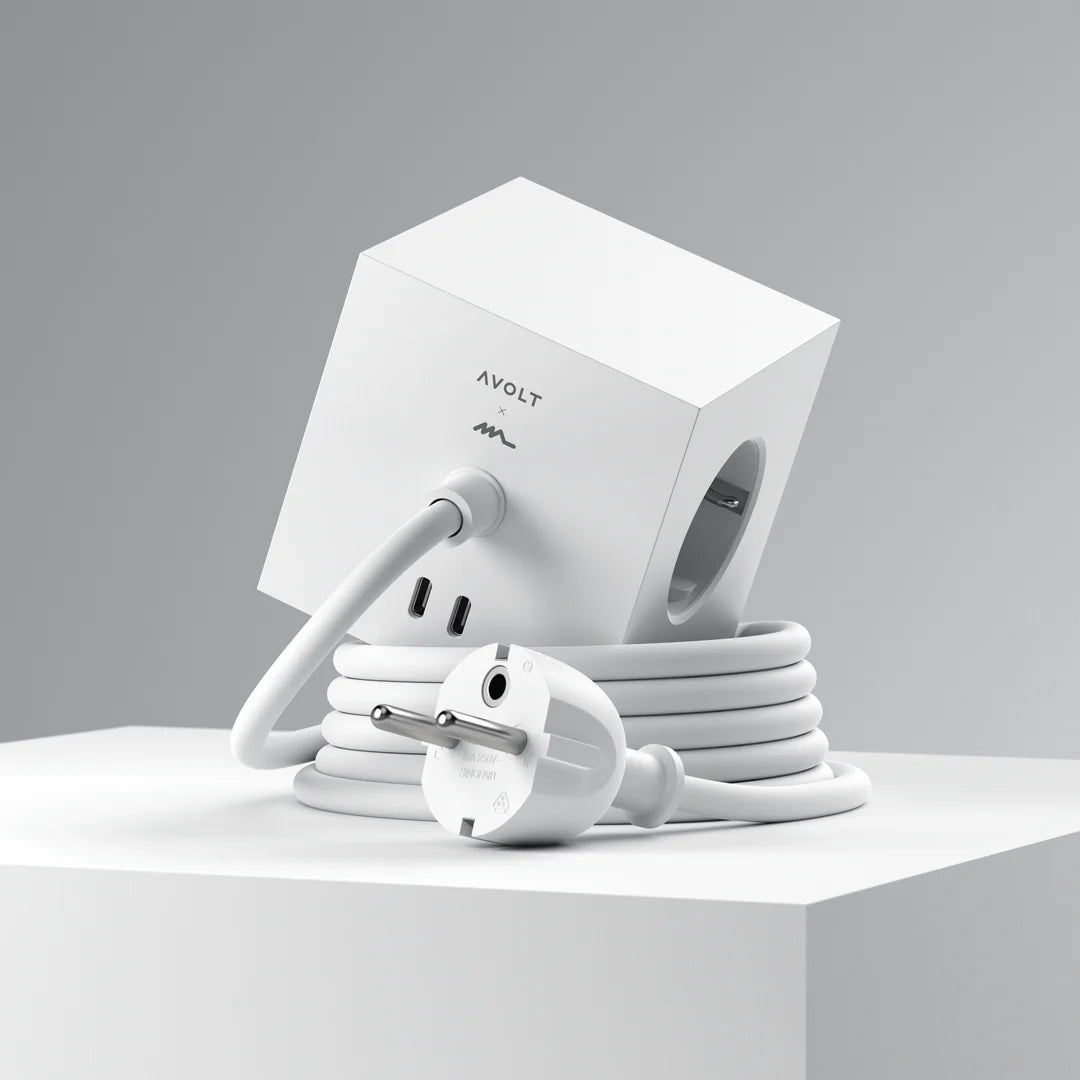 Avolt Square 1 Stekkerdoos & USB-C Oplader White│art. SQ1-EUFC30-30WH│liggend oop wit blok