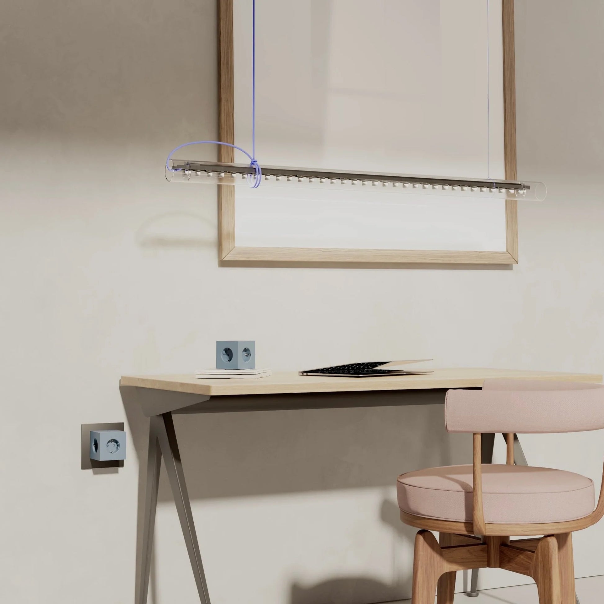 Avolt Square 2 Stekkerdoos & USB-C Oplader│Shark Blue│art. SQ2-EUFC30-WMSHB│naast en op houten bureau