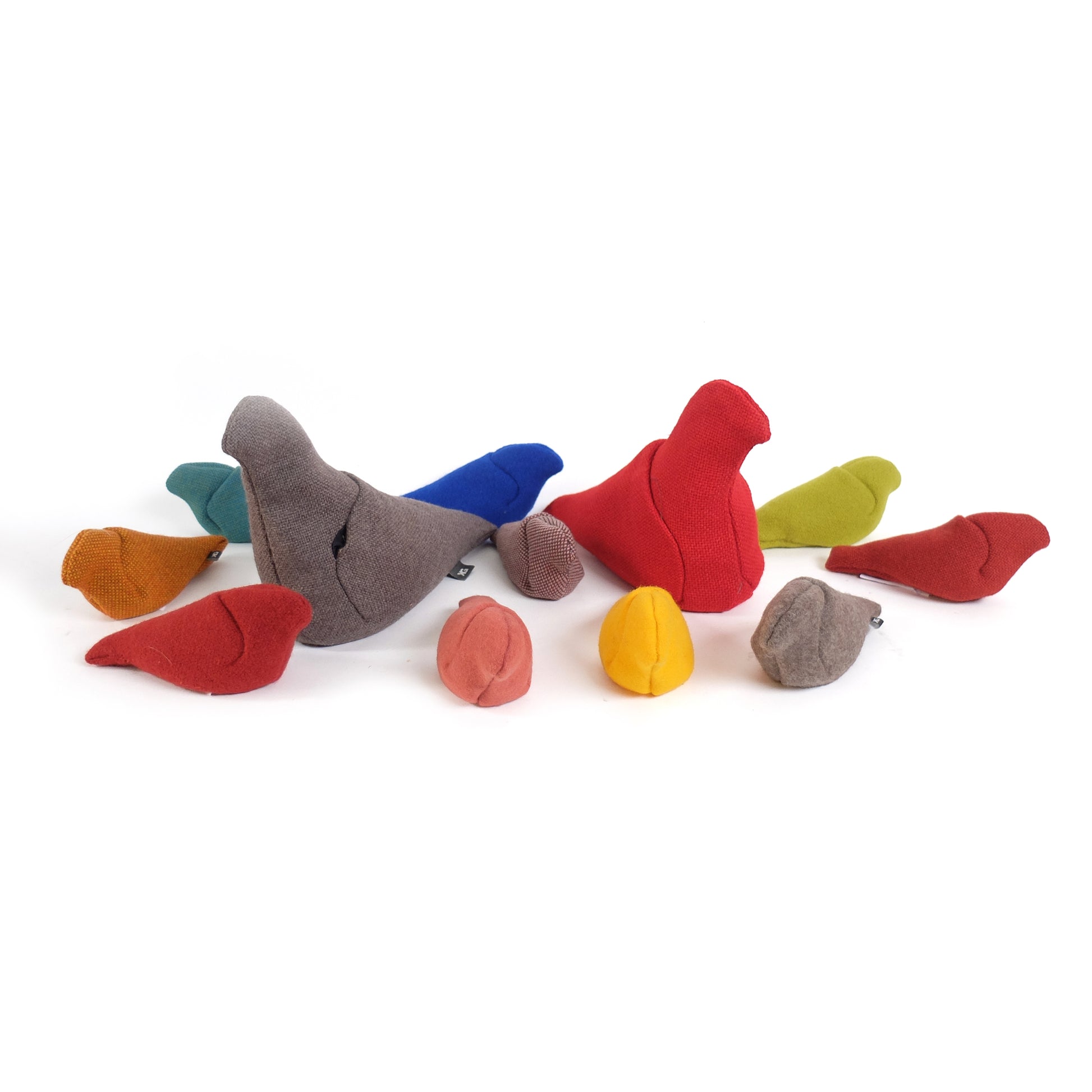 Bird t. Stoffen Mus│Christien Meindertsma│groep diverse kleuren met Pigeon Service