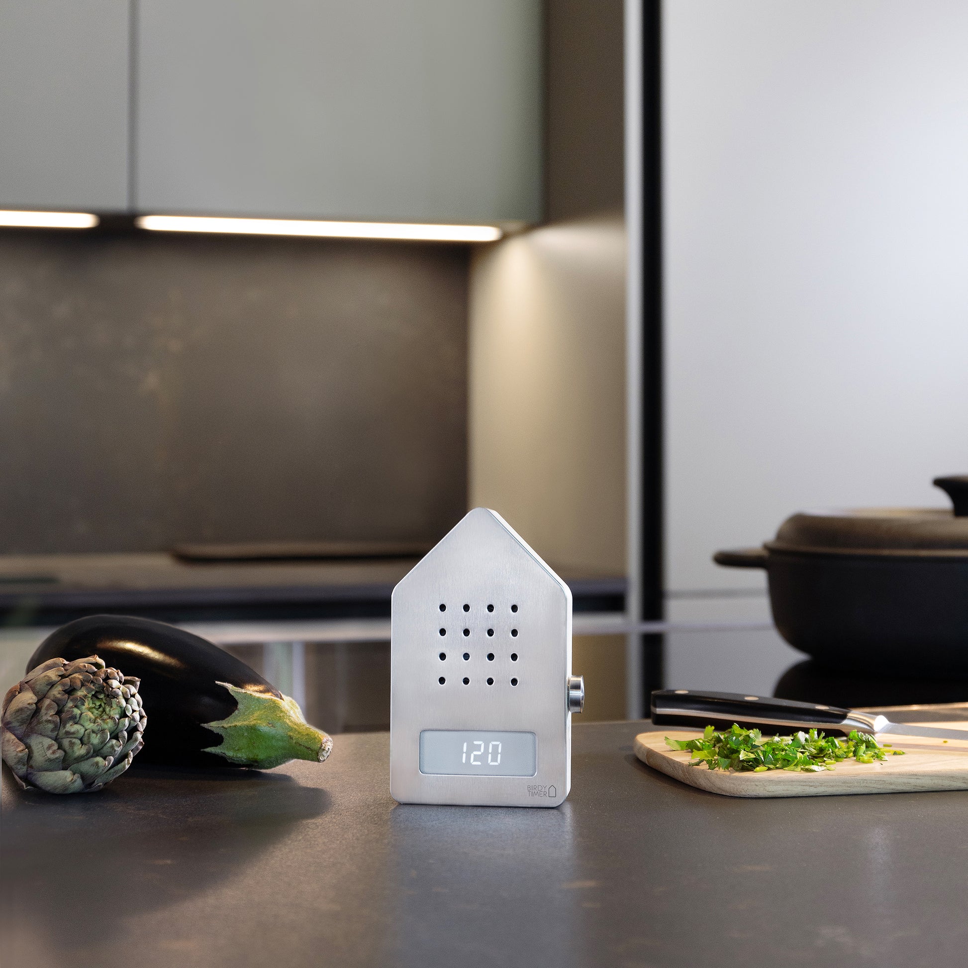 Birdytimer Roestvrij Staal│Kookwekker met Vogelgeluiden Relaxound│art. 1BBT0401001│in keuken naast snijplank