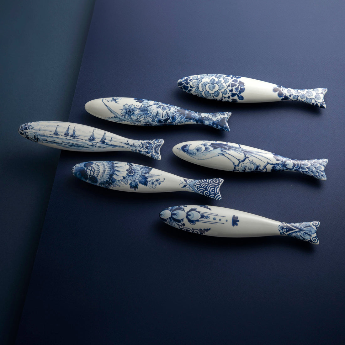 Blue Herring Peacock Scales│Royal Delft│art. 46502600│vooraanzicht