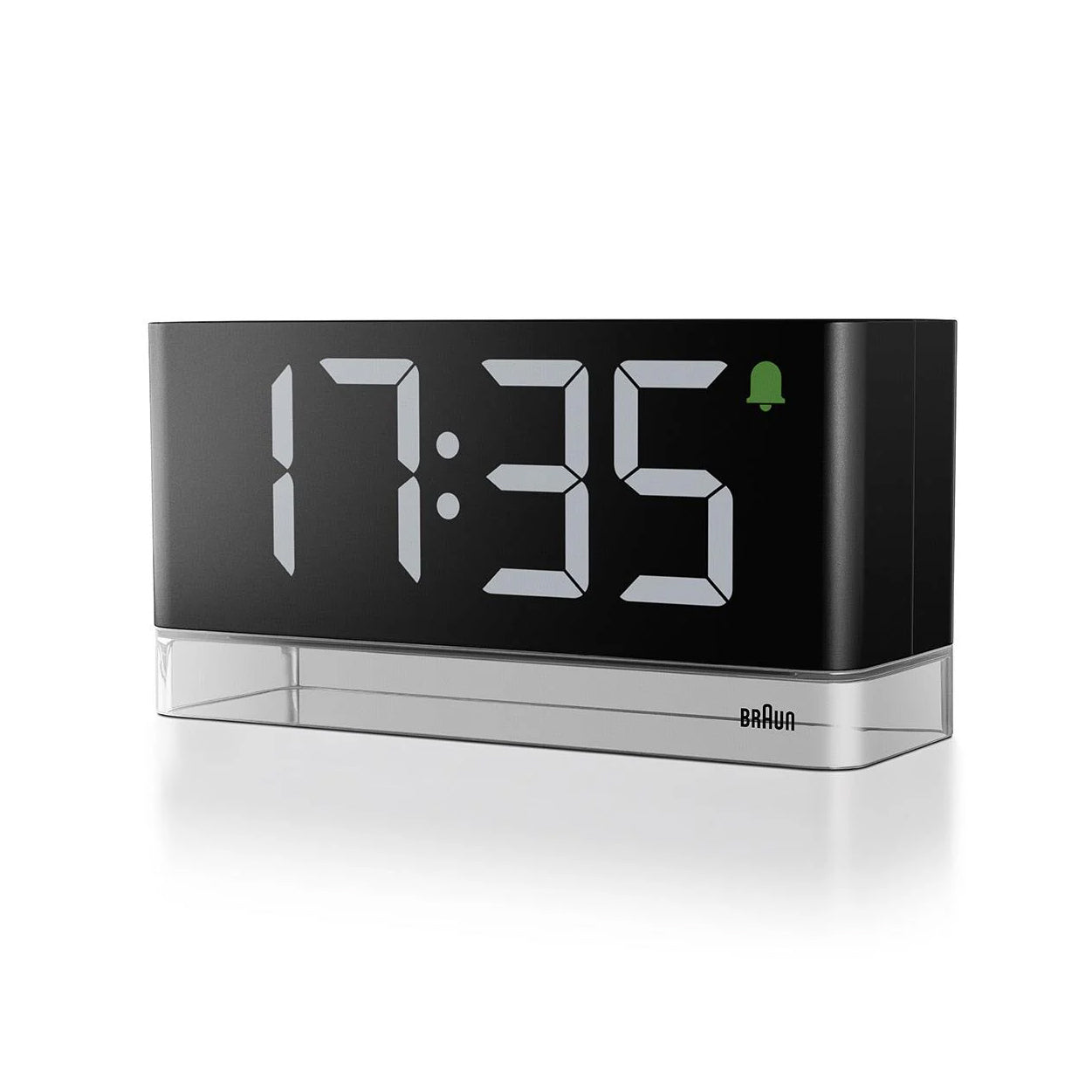 Braun Alarm Klok Digitaal BC27B│voorkant schuin links met display aan in 24-uurs modus