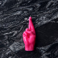 Crossed Fingers Kaars│art. CROSS-PINK│liggend op marmeren vloer