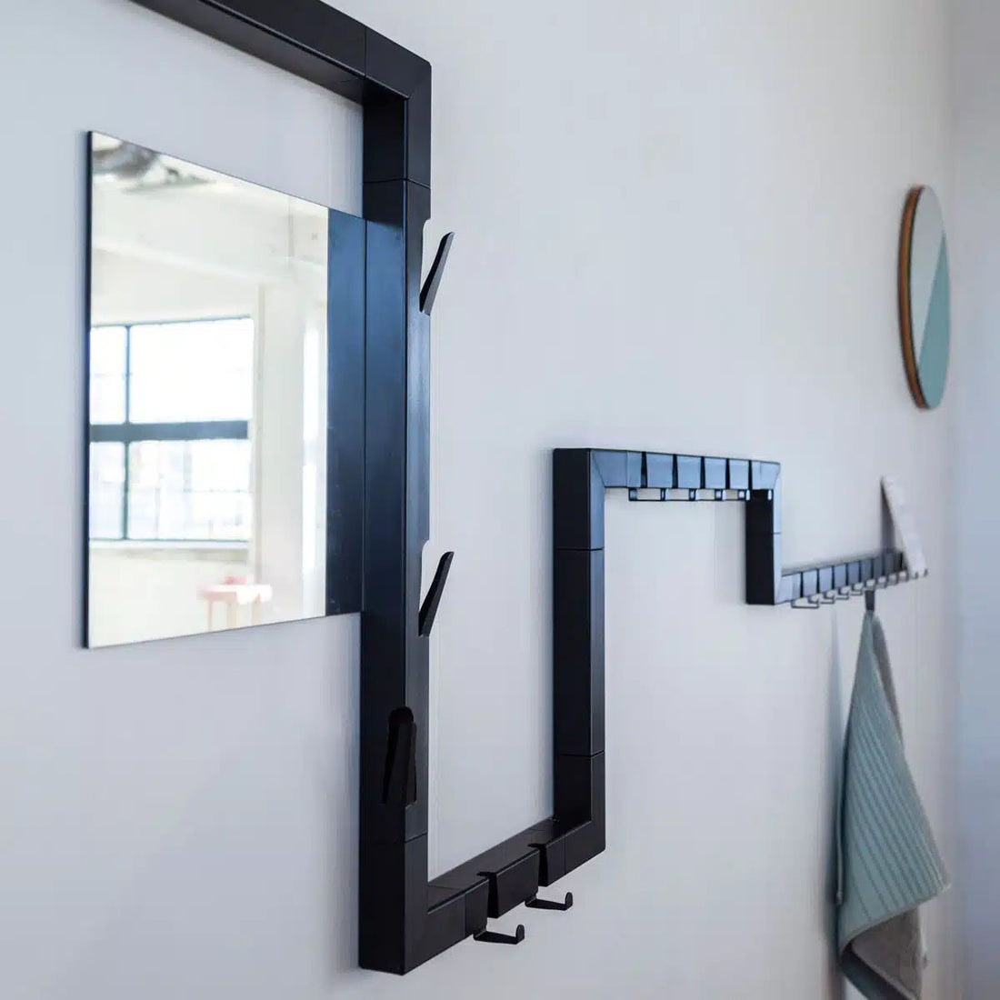 Coatrack by the Meter 100cm Zwart│vooraanzicht met witte achtergrond