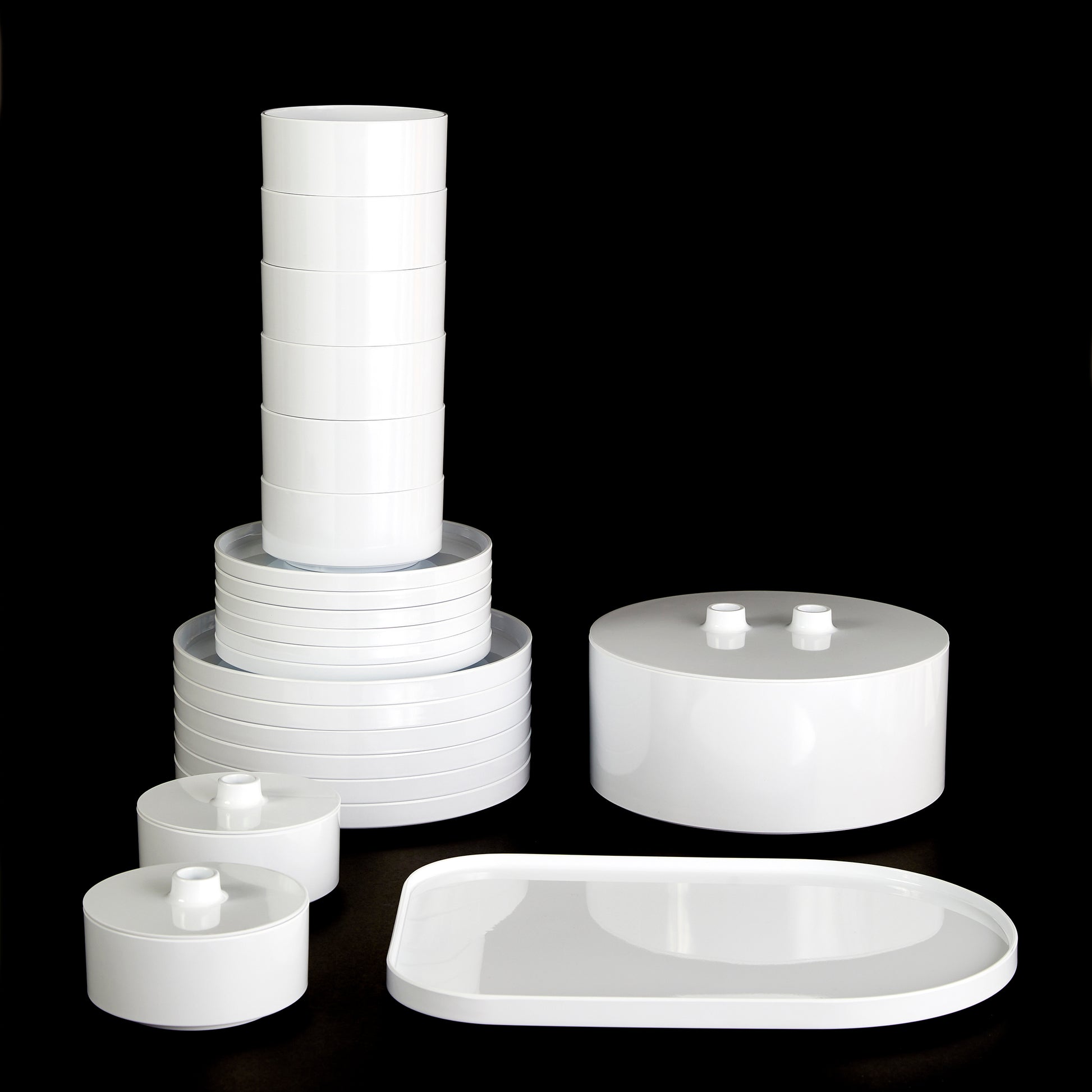 Heller Max 1 Dinnerware 25 DLG│art. 100-01-25│diverse onderdelen met zwarte achtergrond