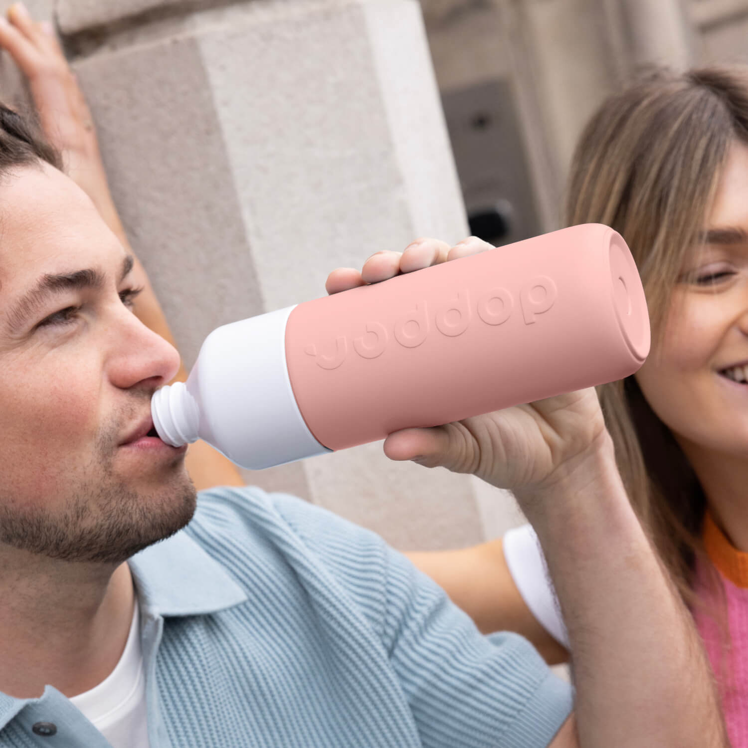 Dopper Insulated Small Pebble Peach│Thermosfles 350ml│mand drinkt uit fles