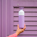 Dopper Insulated large Throwback Lilac│Thermosfles 580ml│art. 4435│in hand voor lila deur