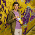 Dopper Insulated Lemon Crush│Thermosfles 580ml Geel│art. 4459│jongen naast graffiti wand met fles in hand