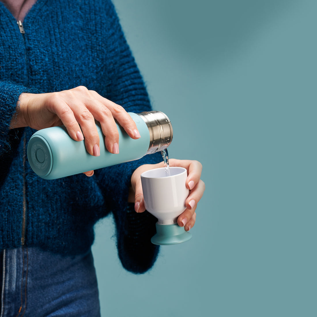 Dopper Insulated Small Bottlenose Blue│Thermosfles 350ml blauw│art. 5296│vooraanzicht met Thermos logo