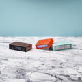 Lexon Flip+ Wekker Digitaal│radiogestuurd│art. LR150M1│diverse soorten op marmeren tafel