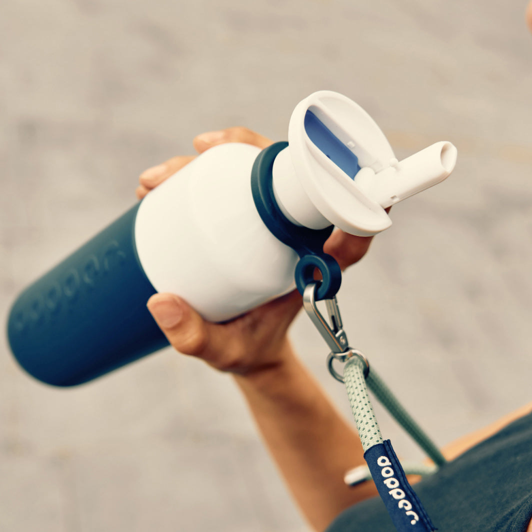 Dopper Flip Straw Wit│art. 7634│bovenaanzicht schuin met rietje