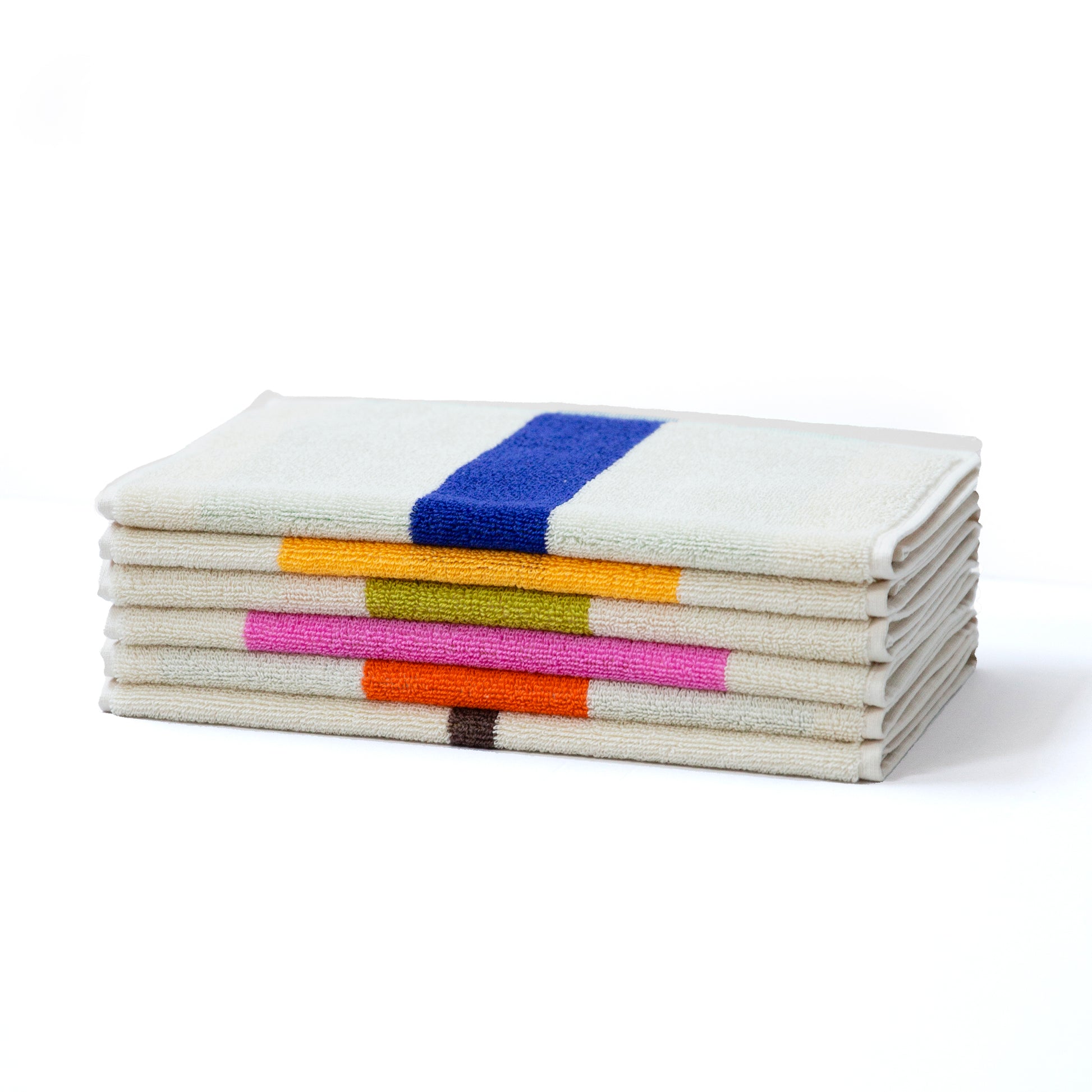 Gastendoekjes Martens & Martens Suite702│art. MMTTSET30PIRBBR│6 verschillende opgevouwen op stapel