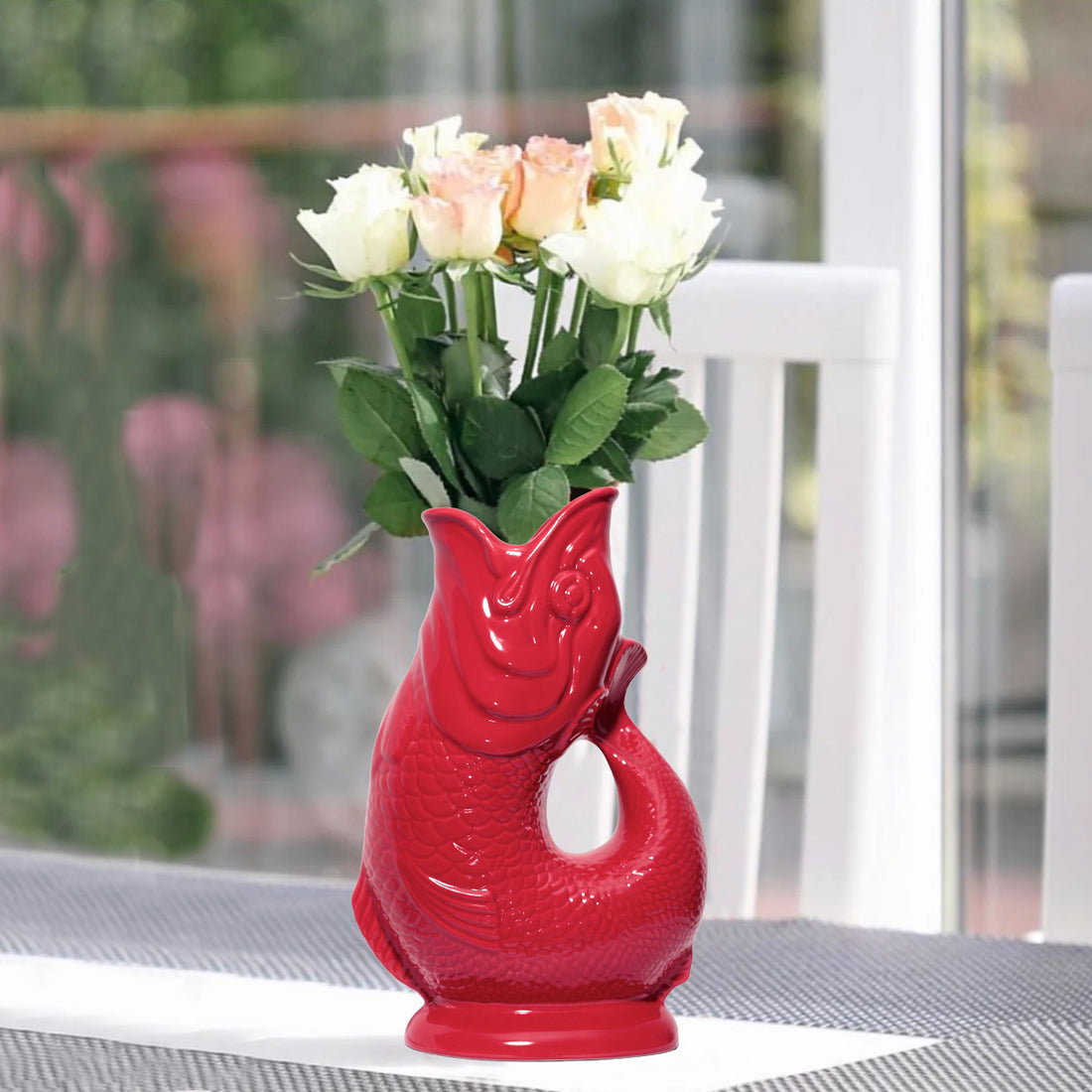 Gluckigluck Waterkaraf Vis Cranberry│art. G31155/CBY/W│zijaanzicht met witte achtergrond