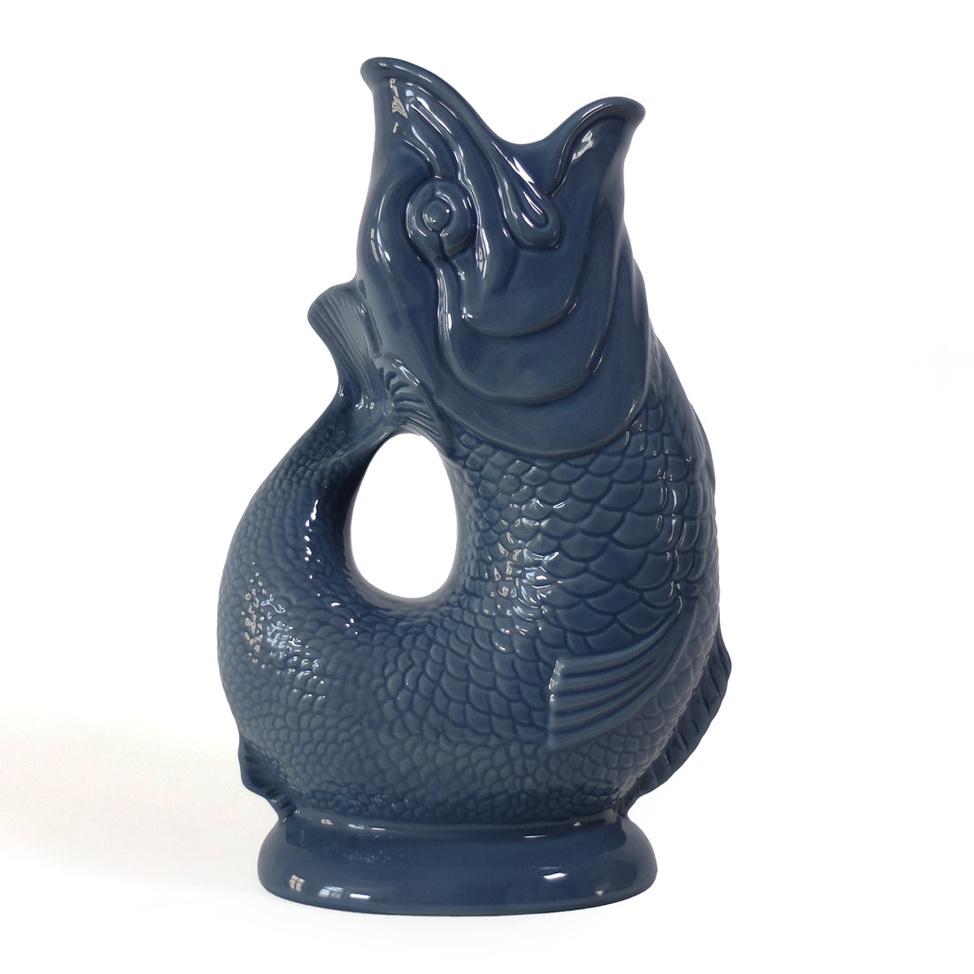 Gluckigluck Wasserkrug in der Farbe Denim, rechte Seitenansicht auf weißem Hintergrund.