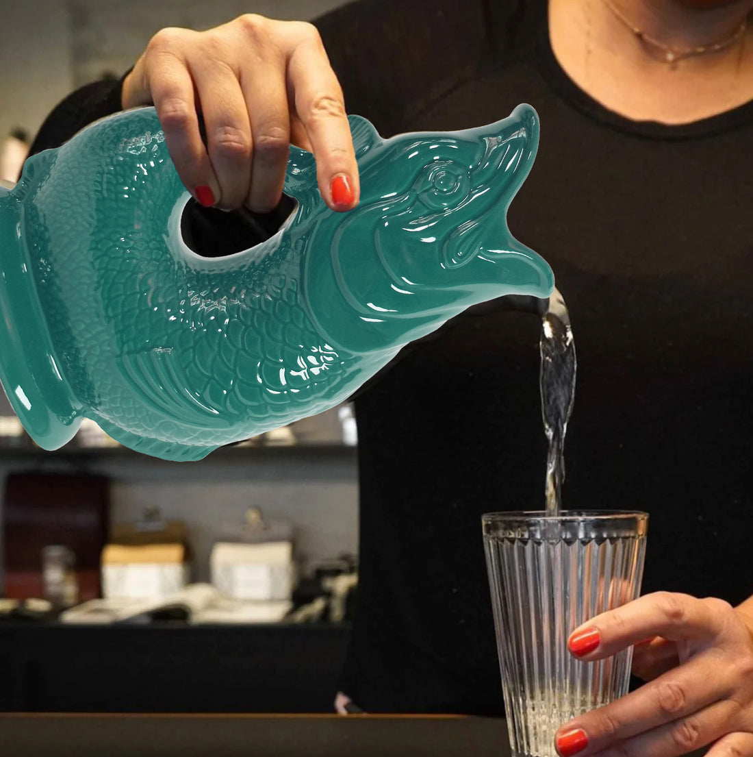 Gluckigluck Waterkaraf Teal Vis│art. G31155/TEAL/W│zijaanzicht met witte achtergrond
