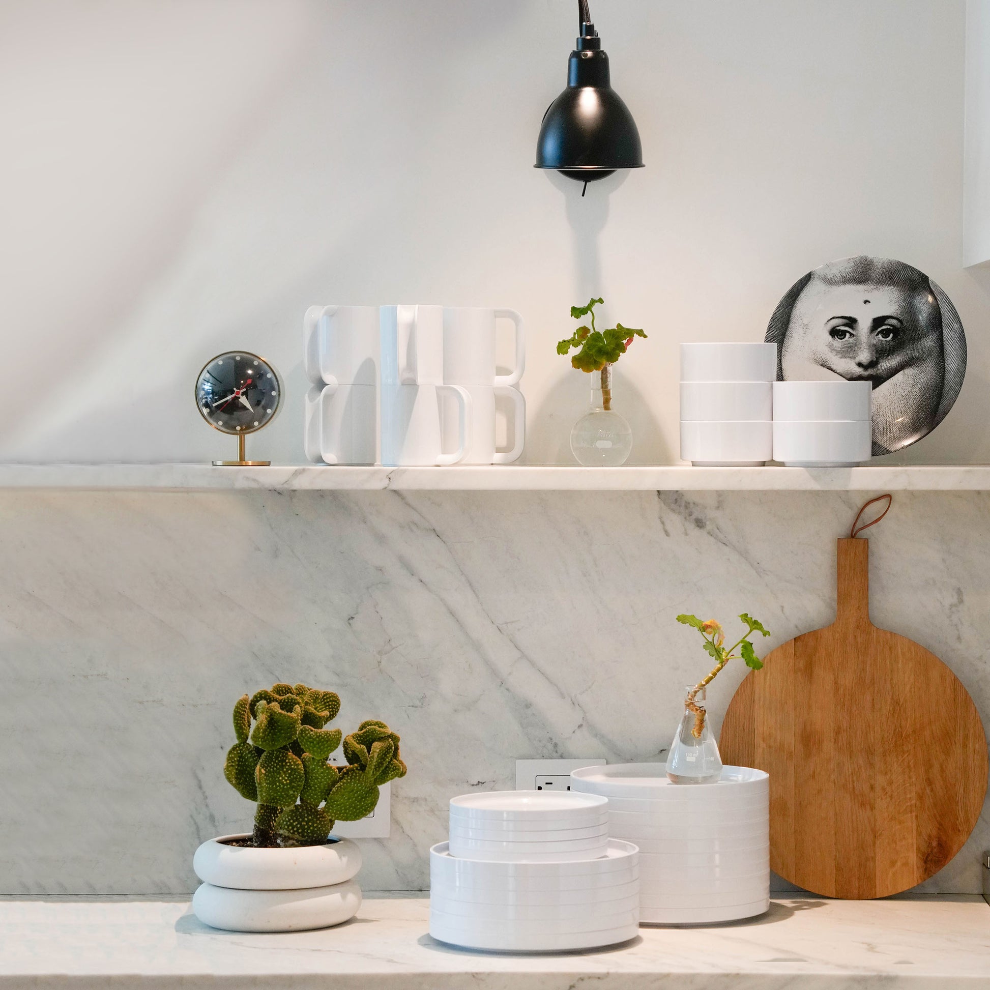 Heller Max Dinnerware│Large Plate White│art. 101-01-06│hele servies in marmeren keuken