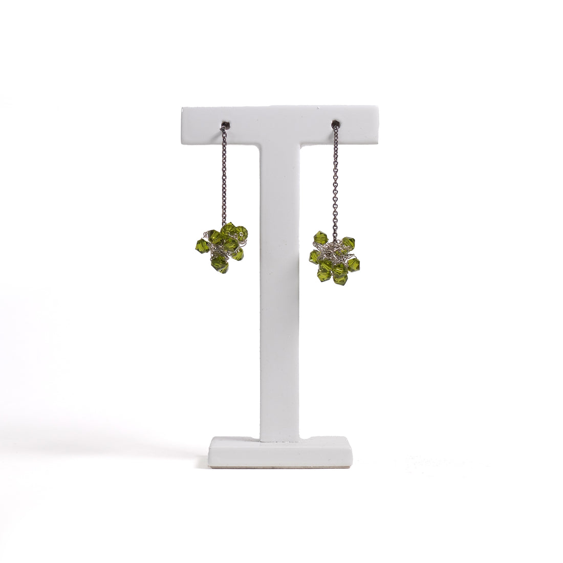 Swarowski Oorbellen Oliv o12 lang│Hester Zagt│vooraanzicht op houder II