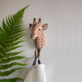 Kapstok Giraffe Wildlife Garden│art. WG4534│tegen wand naast plant