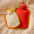 Warmwaterkruik Katoen Bumper Poppy Orange│Suite702│art. BHWBPO│bovenaanzicht me mini versie op bed