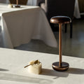 Humble Air Bronze│art. HUMTL00504│vooraanzicht op tafel in restaurant naast zoutpotje