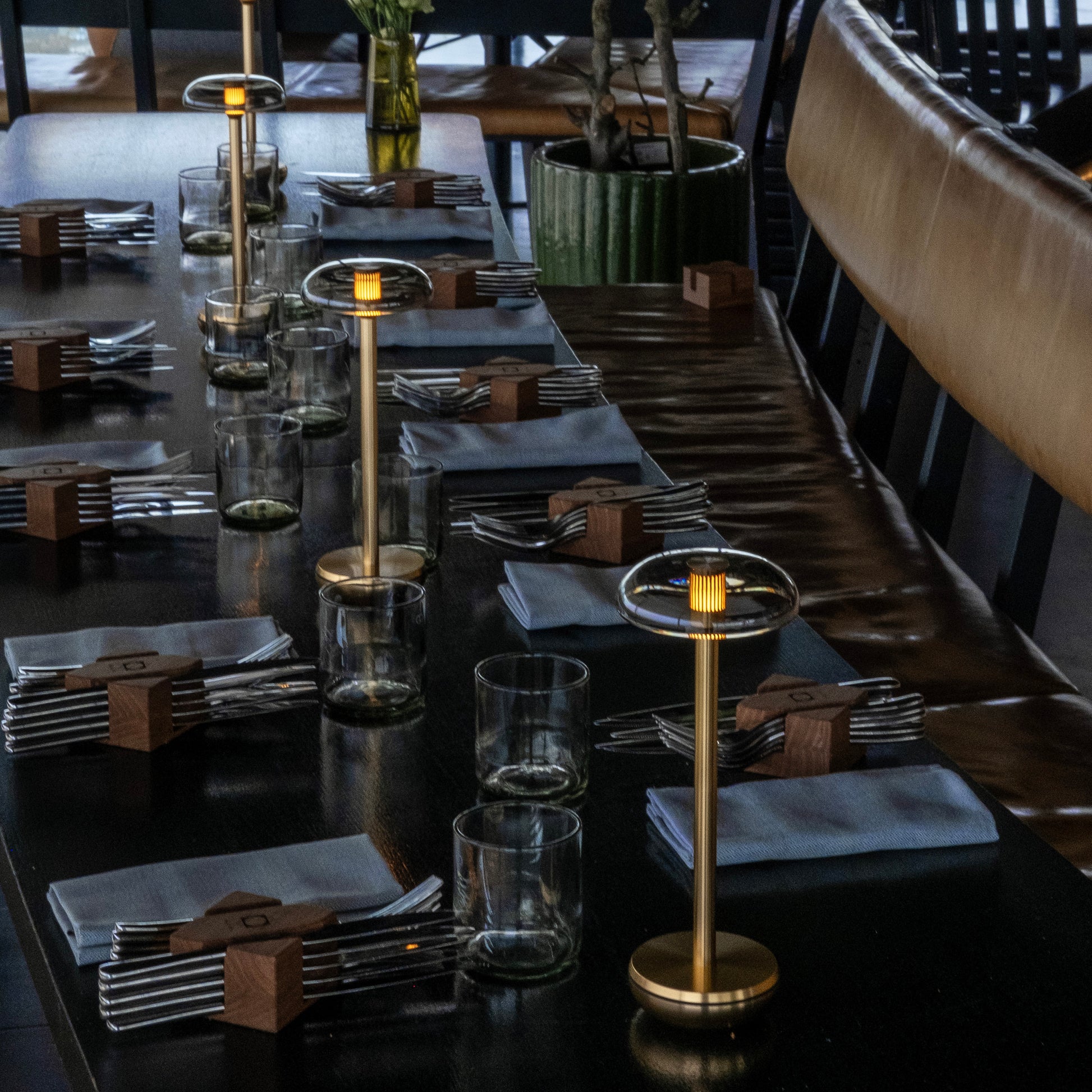 Humble Air Gold Smoked│art. HUMTL00503│meerdere op afel in restaurant