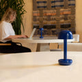 Humble Two Oplaadbare Tafellamp Cobalt Blue│twee stuks op witte tafels in restaurant│art. HUMTL00219