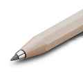 De schrijfpunt van het Kaweco Skyline Sport clutch vulpotlood met de vulling van 3,2 mm.