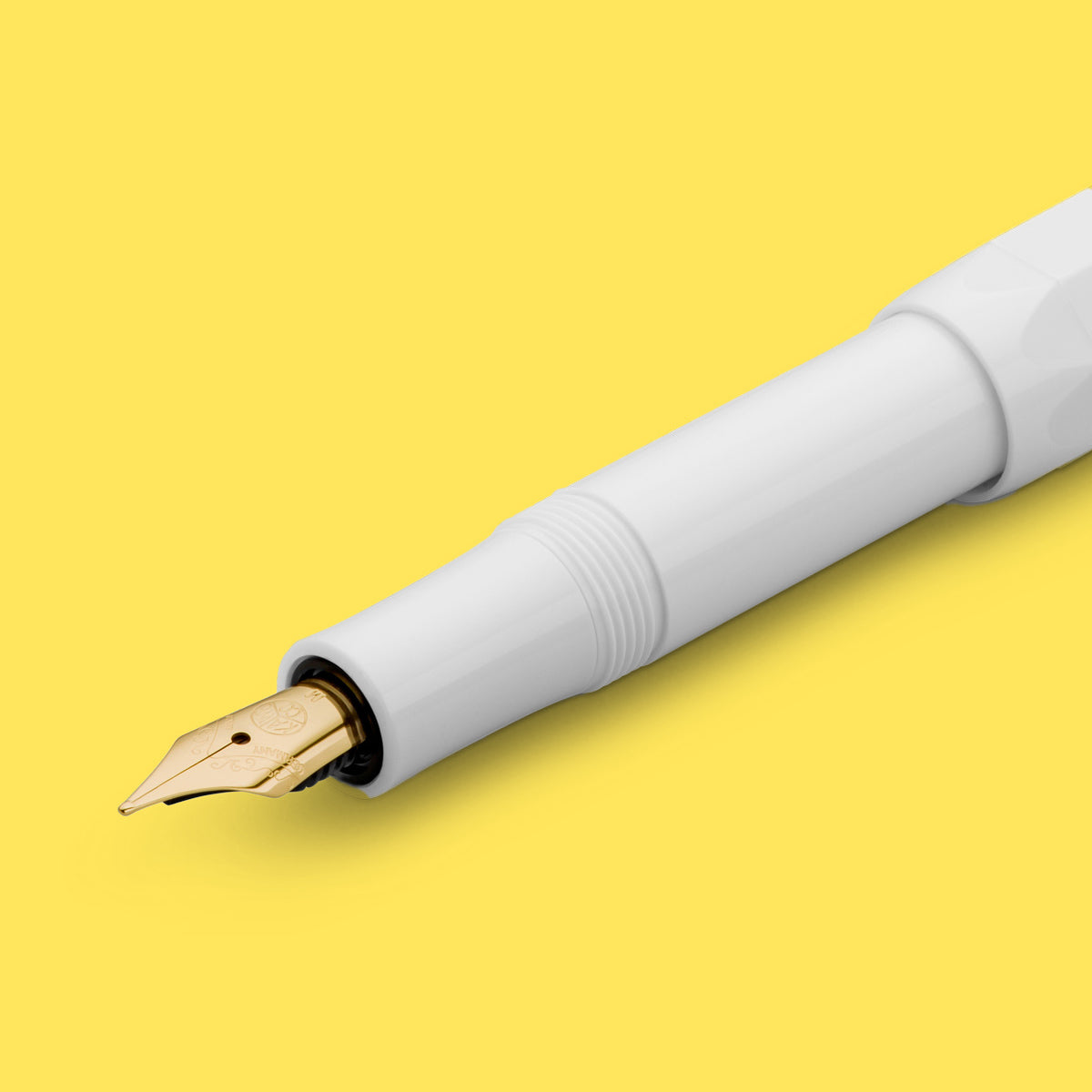 Kaweco Classic Sport Vulpen Wit│art. 151002│gouden penpunt met gele achtergrond