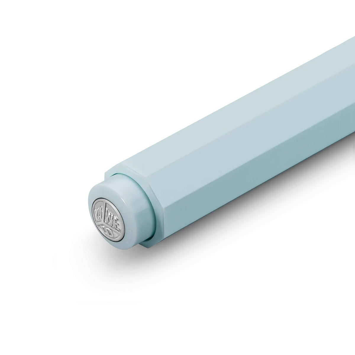 De drukknop van de Kaweco Skyline Sport balpen met het logo.