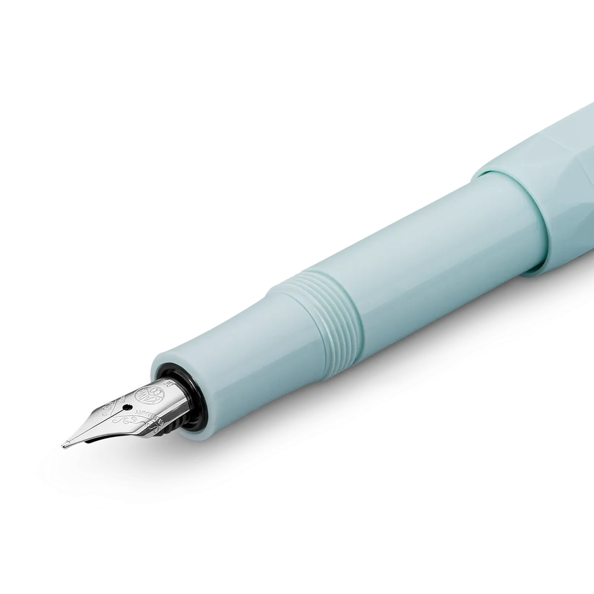 De zilverkleurige penpunt van de Kaweco Skyline Sport vulpen in mint.