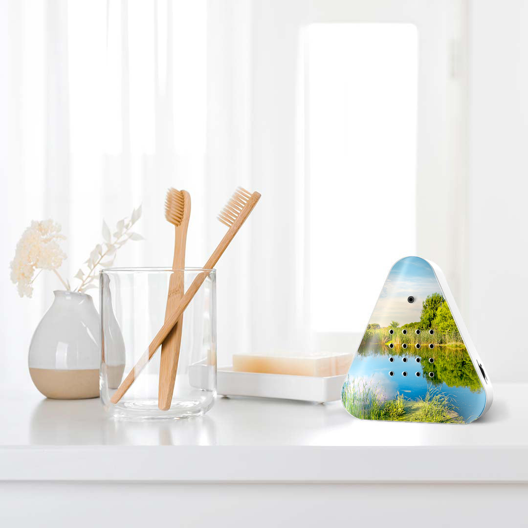Lakesidebox Summertime│Huisje met Eendengeluiden│art. 11LSB0701001│Relaxound│op witte plank naast tandenborstels