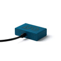Lexon Flip Mini Wekker Digitaal Duck Blue│art. LR158BF9│achterkant met USB-kabel