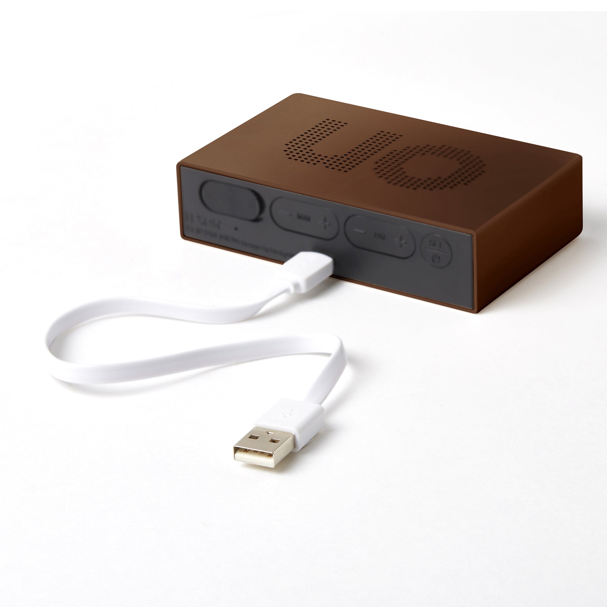 Lexon Flip Premium Bronze│Wekker Digitaal│art. LR152BZ│achterkant met USB-kabel