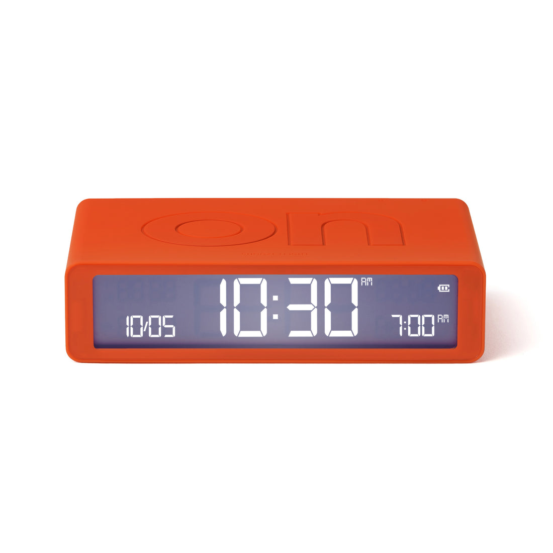 Lexon Flip+ Wekker Digitaal Oranje│art. LR157O4│vooraanzicht met verlicht scherm