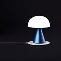 Lexon Mina Medium Donkerblauw│Oplaadbare LED-lamp│art. LH64MDB│vooraanzicht op draadloze oplader
