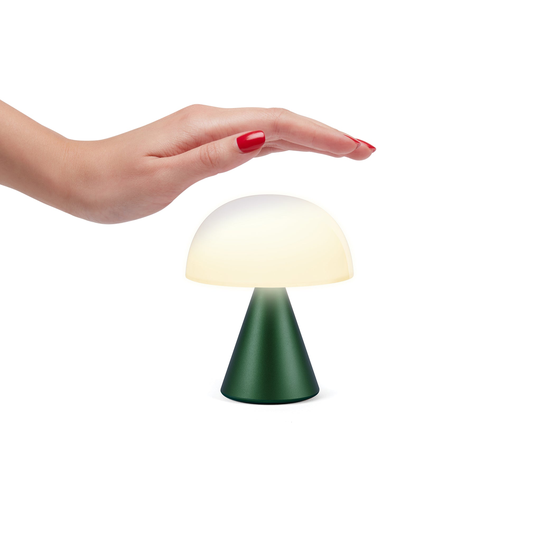 Lexon Mina Medium Donker Groen│Oplaadbare Led-Lamp│art. LH64DG1│bediening met hand boven lamp
