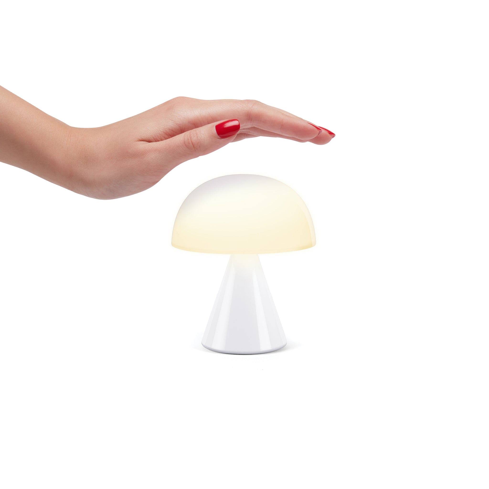 Lexon Mina Medium Glossy White│Oplaadbare LED-Lamp│art. LH64WG│bediening met hand boven lamp