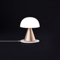 Lexon Mina Goud│Oplaadbare LED-Lamp│art. LH64MD│vooraanzicht op draadloze oplader