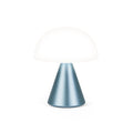 Lexon Mina Medium Lichtblauw│art. LH64MLB│vooraanzicht met wit licht aan en witte achtergrond