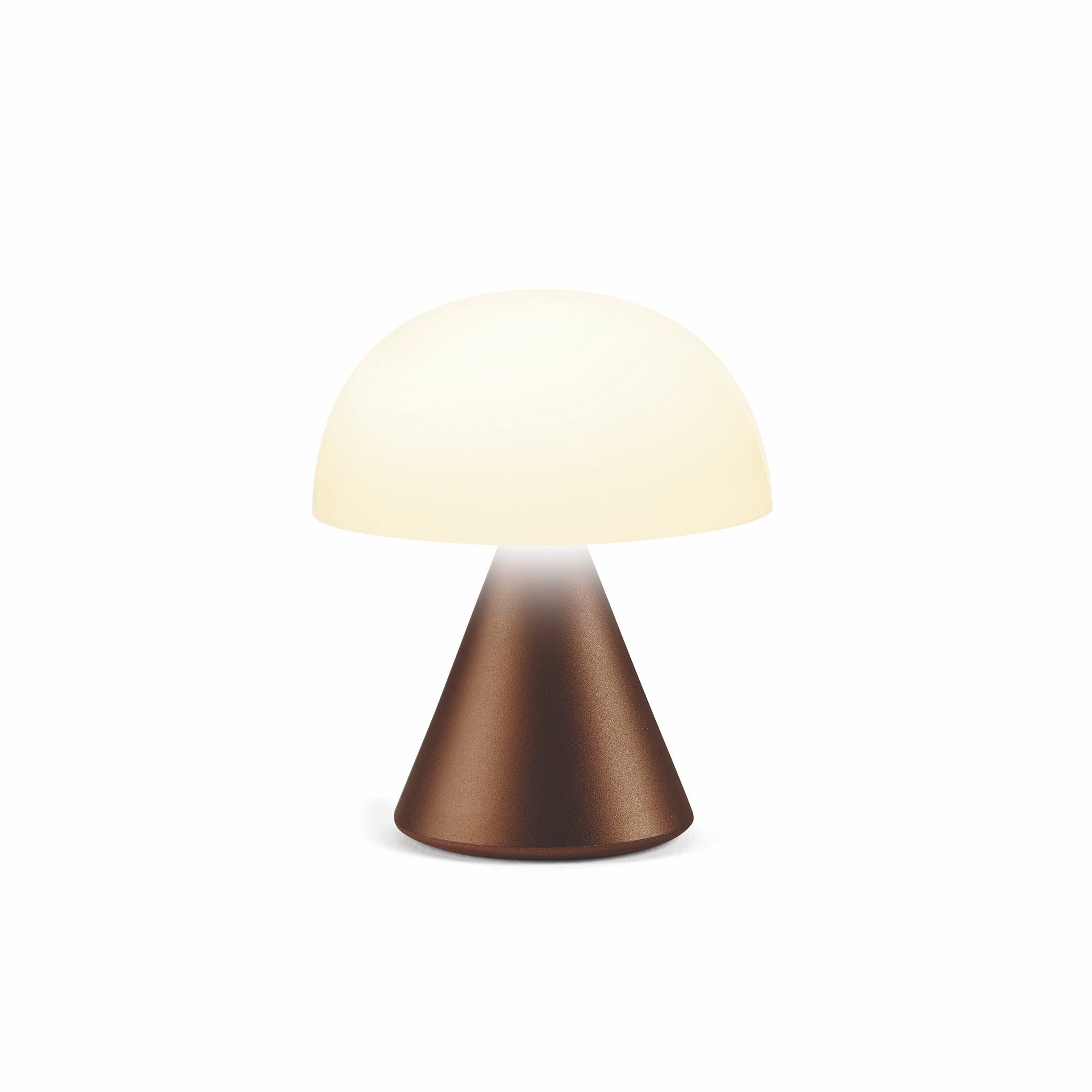 Lexon Mina Small Oplaadbare LED-Lamp Bronze│art. LH60BZ│voorkant witte achtergrond met warm licht aan