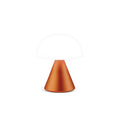 Lexon Mina Small Oranje│Oplaadbare LED-Lamp│art. LH60O1│vooraanzicht met wit licht aan