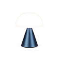 Lexon Mina Medium Donkerblauw│Oplaadbare LED-lamp│art. LH64MDB│wit licht aan met witte achtergrond