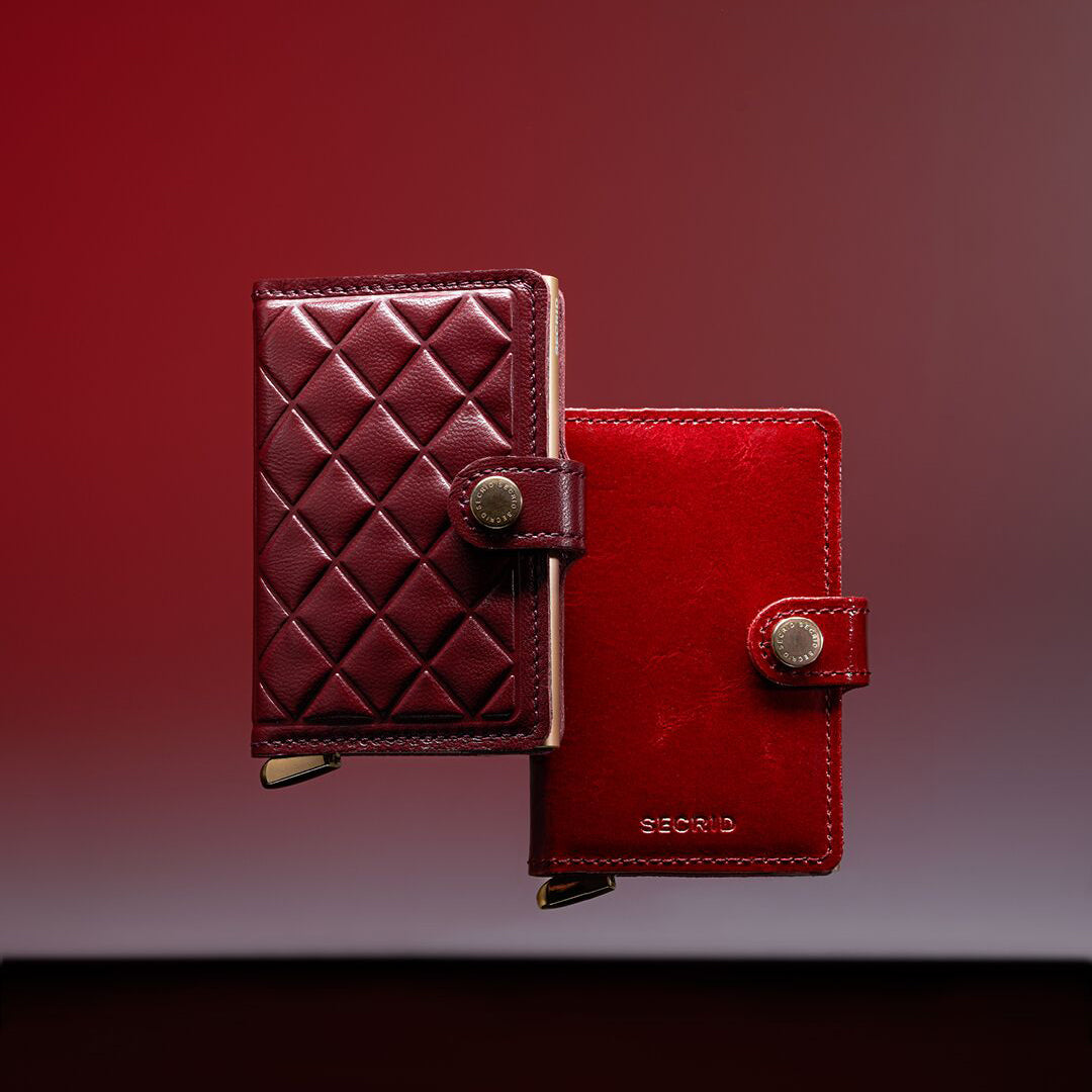 Secrid Miniwallet Emboss Diamond│art. MED-BORDEAUX│met basco leer zwevend