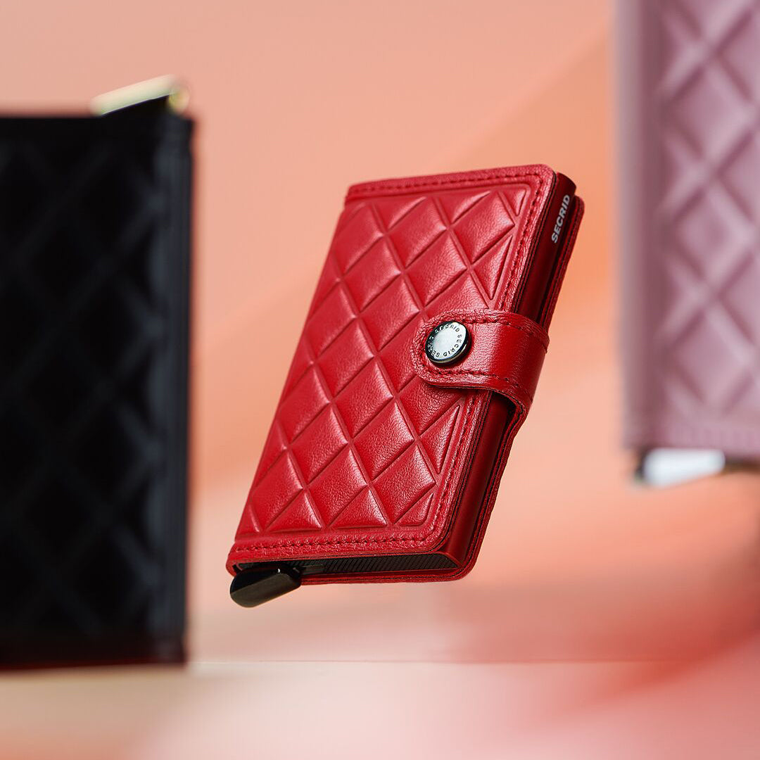 Secrid Miniwallet Emboss Diamond│art. MED-RED│zwevend met overige premium artikelen