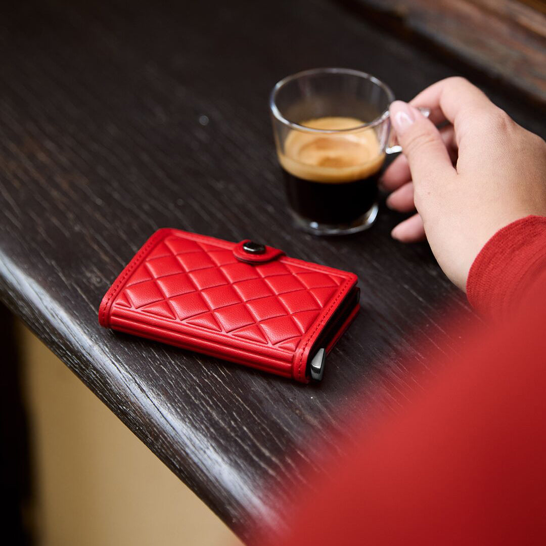 Secrid Miniwallet Emboss Diamond│art. MED-RED│vooraanzicht