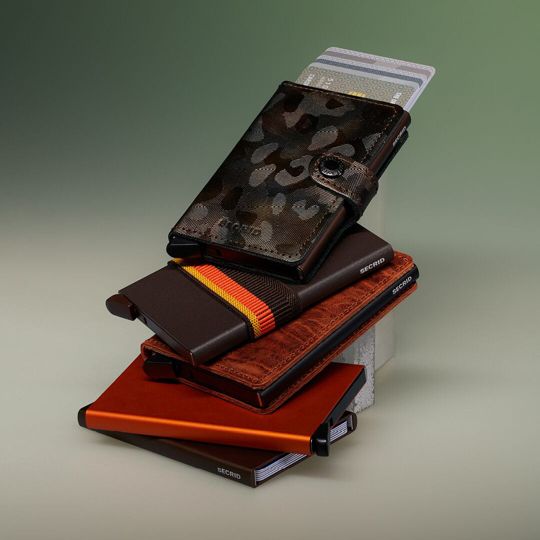 Secrid Miniwallet Jungle│art. MJU-BROWN│diverse sooortem op stapel