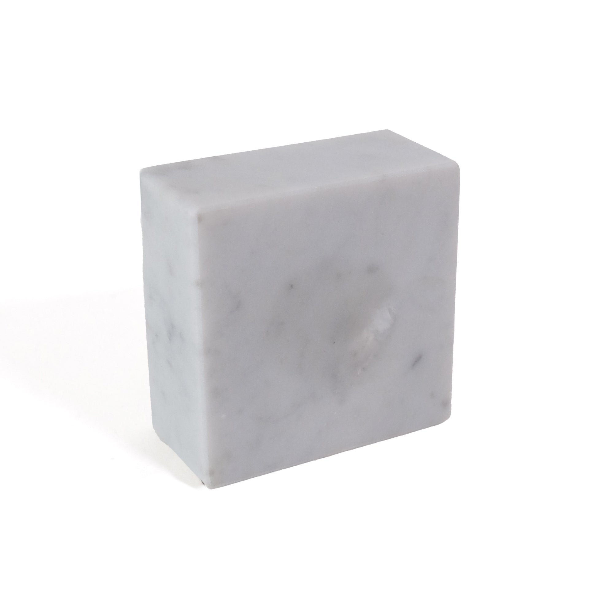 Monolyth Magnetische Kubus Carrara Marmer│Kabinet van Look│vooraanzicht schuin