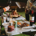 MoriMori LED-Lantern & Bluetooth Speaker Lumi Wine Red│Buitenverlichting│art. FLS-2012-SR│op buitentafel met BBQ