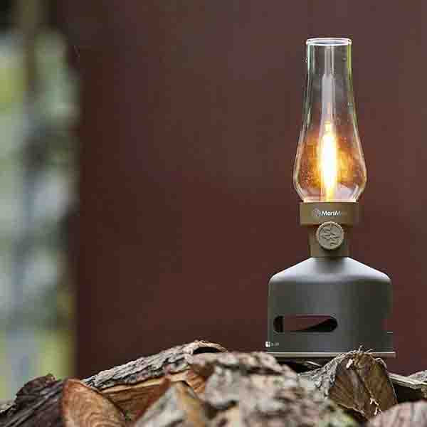 MoriMori LED Lantern & BLuetooth Speaker│Buitenverlichting│art. FLS-2102-DB│op houten blokken