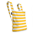 Notabag Golden Stripes als rugzak tegen witte achtergrond